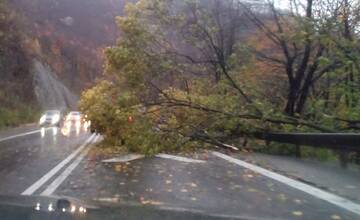 Meteorológovia varujú pred víchricou: Výstrahy platia aj pre okresy Prešovského kraja