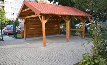 V Humennom otvorili nový altánok: Prioritne pre seniorov, ale všetci sa tešia