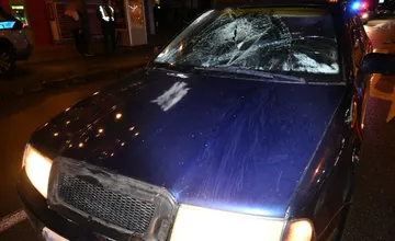 Mrazivá nehoda v Humennom: Vodič zrazil chodca priamo na prechode, mladý muž mu nedal prednosť
