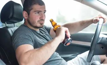 Nedeľa sa niesla v znamení alkoholu za volantom, polícia si posvietila na troch hriešnikov – spolu by mali cez 7 promile
