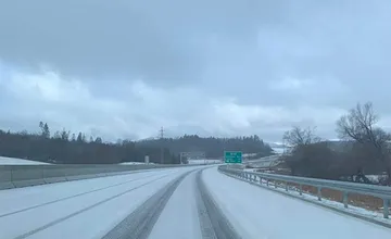 Pozor na poľadovicu na cestách: Výstrahy platia pre celý Prešovský kraj