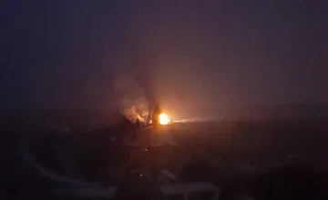 VIDEO: Kežmarskí hasiči zasahovali pri požiari záhradnej chatky. Uhasiť sa ho podarilo po niekoľkých hodinách