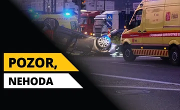 Zrážka dvoch áut na výjazde z Tarnova blokuje premávku, v úseku rátajte s obmedzením a zdržaním