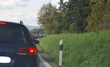 Na vjazde do Sabinova počítajte so zdržaním. Pre dopravnú nehodu sa tvoria kolóny