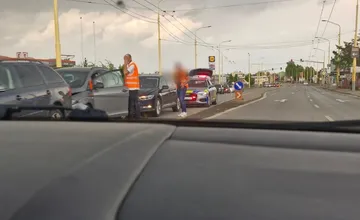 Na vjazde do Prešova sa zrazili štyri autá, rátajte so zdržaním