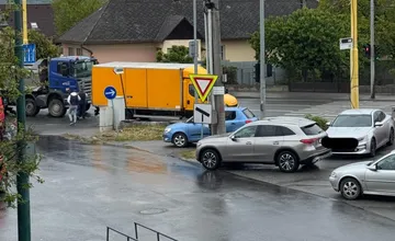 V Nižnej Šebastovej sa pripravte na obmedzenie. Zrazili sa dve autá, čaká vás zdržanie