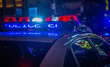 Silný zápach na Tenerife odhalil tragický nález. V apartmáne polícia objavila rozkladajúce sa telá mladého páru