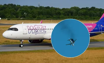 Cestujúci do Malagy zažili na palube horor, lietadlo Wizzair muselo núdzovo pristáť pre výpadok motora, ľudia sa modlili