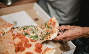 Prešovčanka Ľudka hľadá tip na kvalitnú a chutnú donášku pizze v meste. Čo jej odporúčajú susedia? 