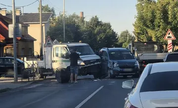 V Spišskej Belej sa zrazila dodávka s osobným autom, zdržíte sa