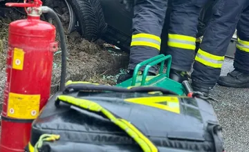 Zásah prešovských hasičov na diaľnici D1. Z autobusu evakuovali 81 cestujúcich