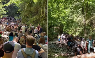 Suchá Belá čelí náporu turistov, v Slovenskom Raji stoja v rade stovky ľudí, cesta sa natiahne o celé hodiny