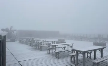 VIDEO: V Tatrách napadal prvý sneh, rátajte s prudkým ochladením. V niektorých oblastiach namerali takmer -7 °C