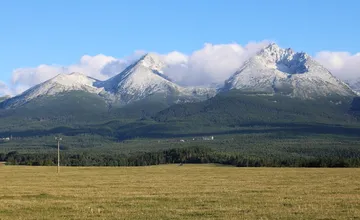 FOTO: Augustový víkend v Tatrách poriadne prekvapil. Na Lomnickom štíte namerali až -6,5 °C, turistov privítal sneh