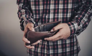 Nález peňaženky v Kurimke skončil krádežou. Zmizlo z nej 1 600 eur, polícia hľadá páchateľa