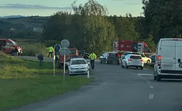 Pri Gregorovciach rátajte so zdržaním. Pre nehodu je cesta blokovaná v oboch smeroch