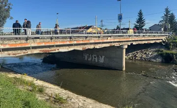 FOTO: Vodiči sa musia v Prešove pripraviť na dopravné obmedzenia. Kľúčový most je v havarijnom stave, vybudujú nový