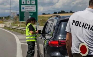 Na mol opitý vodič narazil do autobusu, nafúkal 2,3 promile, 46-ročný Prešovčan skončil v cele