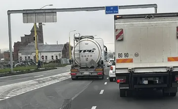 Cestu do práce vám skríži pokazený autobus aj odstavený nákladiak. V Prešove sa zdržíte v kolónach zhruba 20 minút