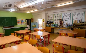 Žiaci z Malého Slivníka ešte stále nezačali chodiť do škôl. To sa zmení, nakoniec budú musieť dochádzať do Prešova