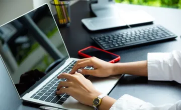 Webové portály na Slovensku čelia výpadkom, používateľom nefunguje viacero stránok