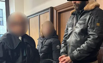 Hľadaný Slovák sa pred poľskou políciou ukrýval v pohovke, voči 42-ročnému mužovi museli vo Varšave zasahovať aj hasiči