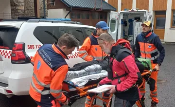 Turistku pod Hrebienkom vo Vysokých Tatrách zrazil sánkar, utrpela zranenie nohy