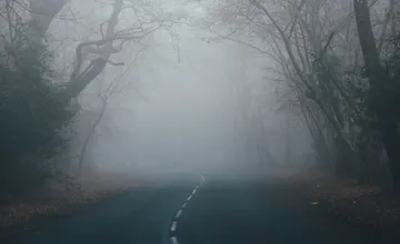 Cestu do práce komplikujú v Prešovskom kraji hmla, poľadovica aj kolóny. Kde všade sa zdržíte?