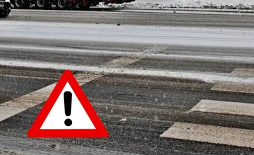 Rannú cestu do práce komplikujú v Prešovskom kraji kolóny, poľadovica aj hmla