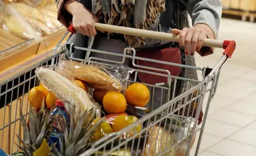 Pozor, veľké reťazce budú po novom predávať aj počas Troch kráľov, Lidl, Kaufland či Tesco otvoria v bežnom režime