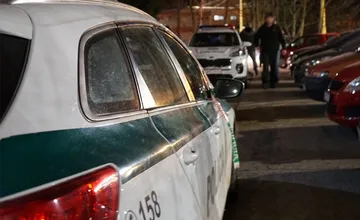 V Košiciach napadli komentátora denníka SME Petra Schutza, čaká na operáciu