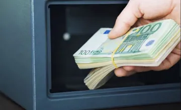 Zlodej sa do trezoru nevedel dostať, tak ho zobral rovno celý. Už druhú krádež trezorov v Prešove prešetruje polícia