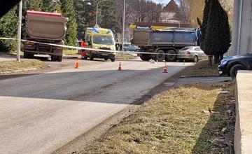 FOTO: V Kežmarku došlo k zrážke osobného a nákladného auta, účastníci utrpeli ľahké zranenia