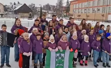 VIDEO: Deti z folklórneho súboru Čučoriedka zložili novú hokejovú hymnu. Ich video dojalo celé Slovensko 