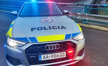 V smere od Starej Ľubovne došlo k zrážke troch áut. Vodiči museli rátať s obmedzením