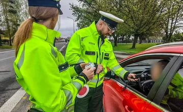 Muži zákona v Prešovskom kraji opäť vo veľkom kontrolovali vodičov, posvietili si hlavne na alkohol a drogy za volantom