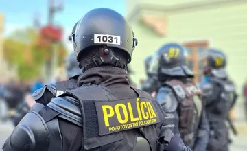 MIMORIADNE: Policajná inšpekcia zatýkala bývalých vyšetrovateľov NAKA čurillovcov
