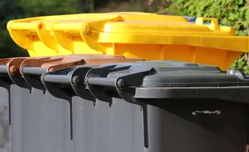 Sabinov mení pravidlá odpadov. Každý kontajner bude mať čip a mesto uvidí každý vývoz