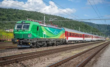 Vlaky na východe čakajú aj tento týždeň obmedzenia. Cestujúci si budú musieť v niektorých úsekoch prestúpiť do autobusov