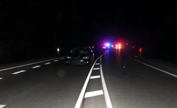 Tragická nehoda medzi Brekovom a Strážskym. 37-ročný chodec po zrážke s autom na mieste zomrel
