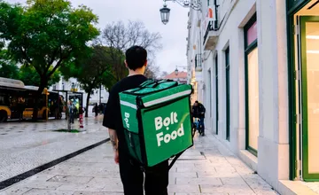 Bolt expanduje do Bardejova. Služba štartuje aj s akciou, prvých 100 ľudí môže získať pizzu zadarmo