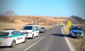 Tragédia pri Podhoranoch. Auto zrazilo chodca, zraneniam na mieste podľahol