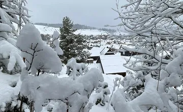 VIDEO: Vo viacerých oblastiach Prešovského kraja od rána sneží. Pozor na výstrahy a lavínové nebezpečenstvo
