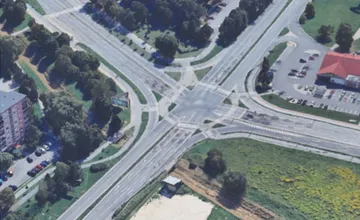 FOTO: Semafory na Sekčove hnevajú vodičov - dlhá červená, krátka zelená. Mesto vysvetľuje, čo sa deje