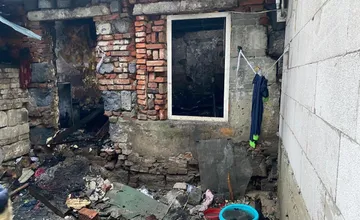 Rómsku osadu pri Starej Ľubovni zachvátili plamene, 42 ľudí prišlo o strechu nad hlavou