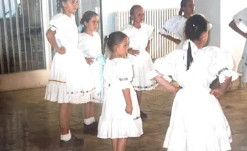 Slováci vo veľkom diskutujú o texte notorickej ľudovej pesničky, každý pozná tú svoju verziu, poznáte však jej záver?