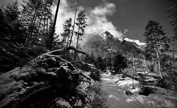 V noci udrie v Tatrách víchrica s rýchlosťou až 160 km/h, hrozí vážne nebezpečenstvo. Do hôr určite nechoďte