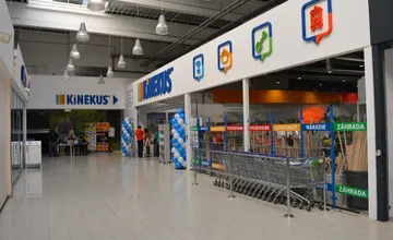 Kinekus v Prešove spustil veľký výpredaj, predajňa sa bude sťahovať

