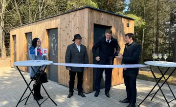 FOTO: Pri Belianskom rybníku pribudli nové toalety, polepšia si tak turisti aj cyklisti