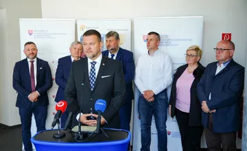 Migaľ zvažuje kandidatúru na župana. Prešovský kraj môže čakať tvrdý súboj, minister sa postaví proti dvom známym menám